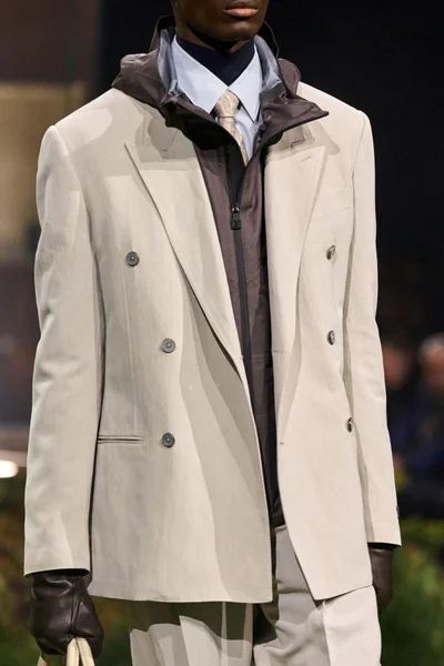 Look 24